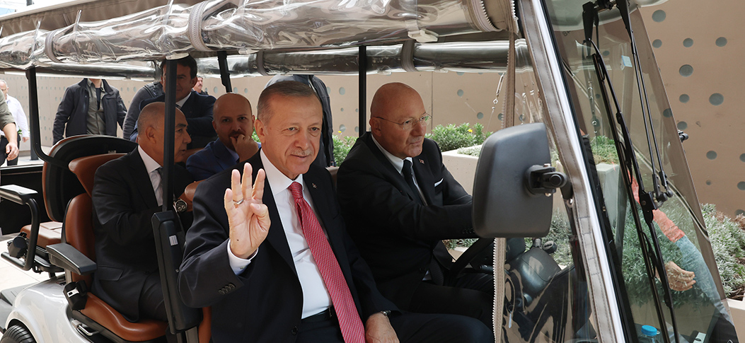 Cumhurbaşkanı Erdoğan, Galataport İstanbul'da incelemelerde bulundu.